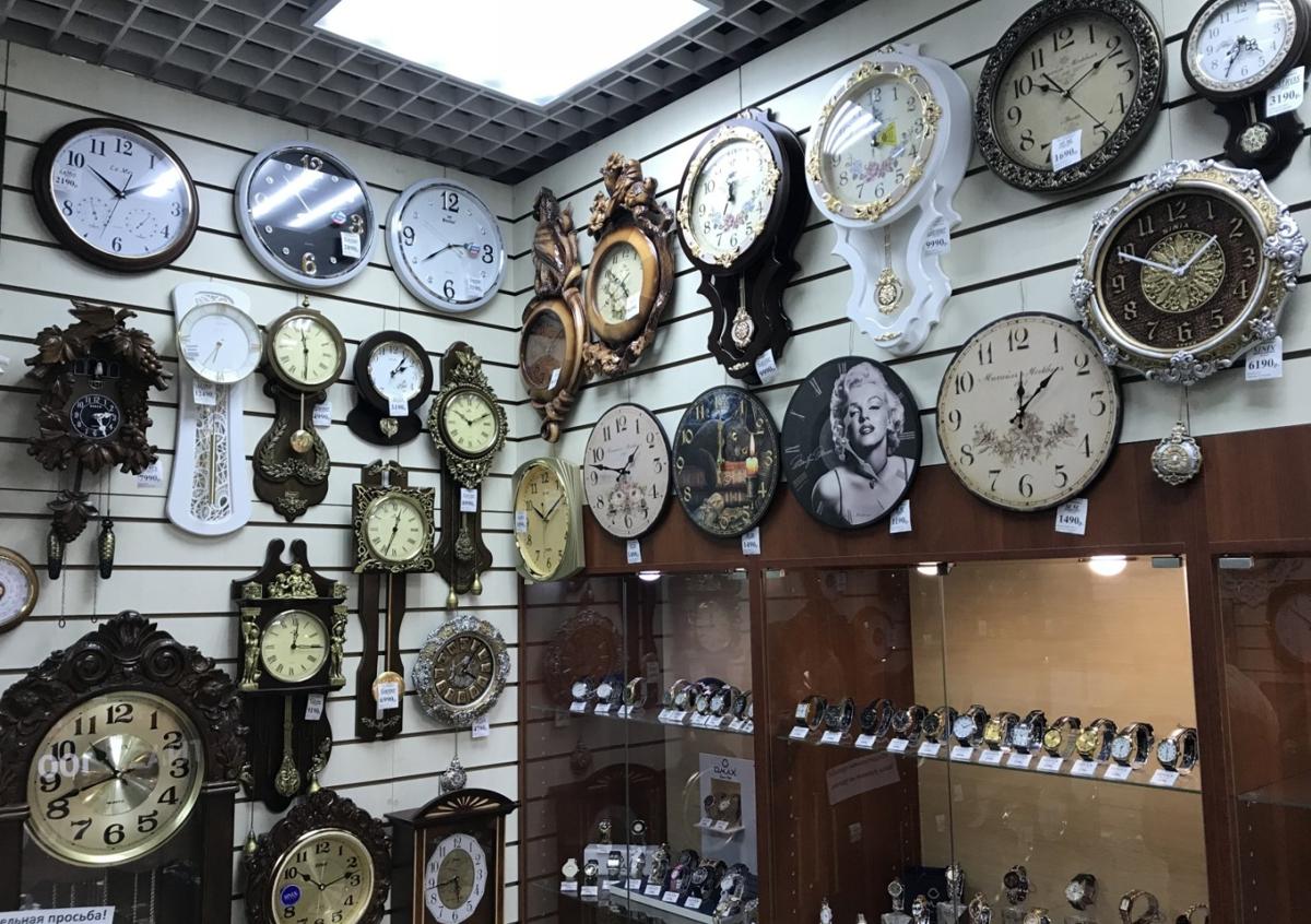 Магазин часов тульская. Магазин часов. Арбат бутик часы. Тульские часы. Магазин часов в Туле.